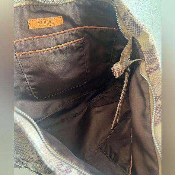 Hobo tote Madrigal Purse neutral Reptile Snake Print Leather Minimalist - Picture 6 of 7